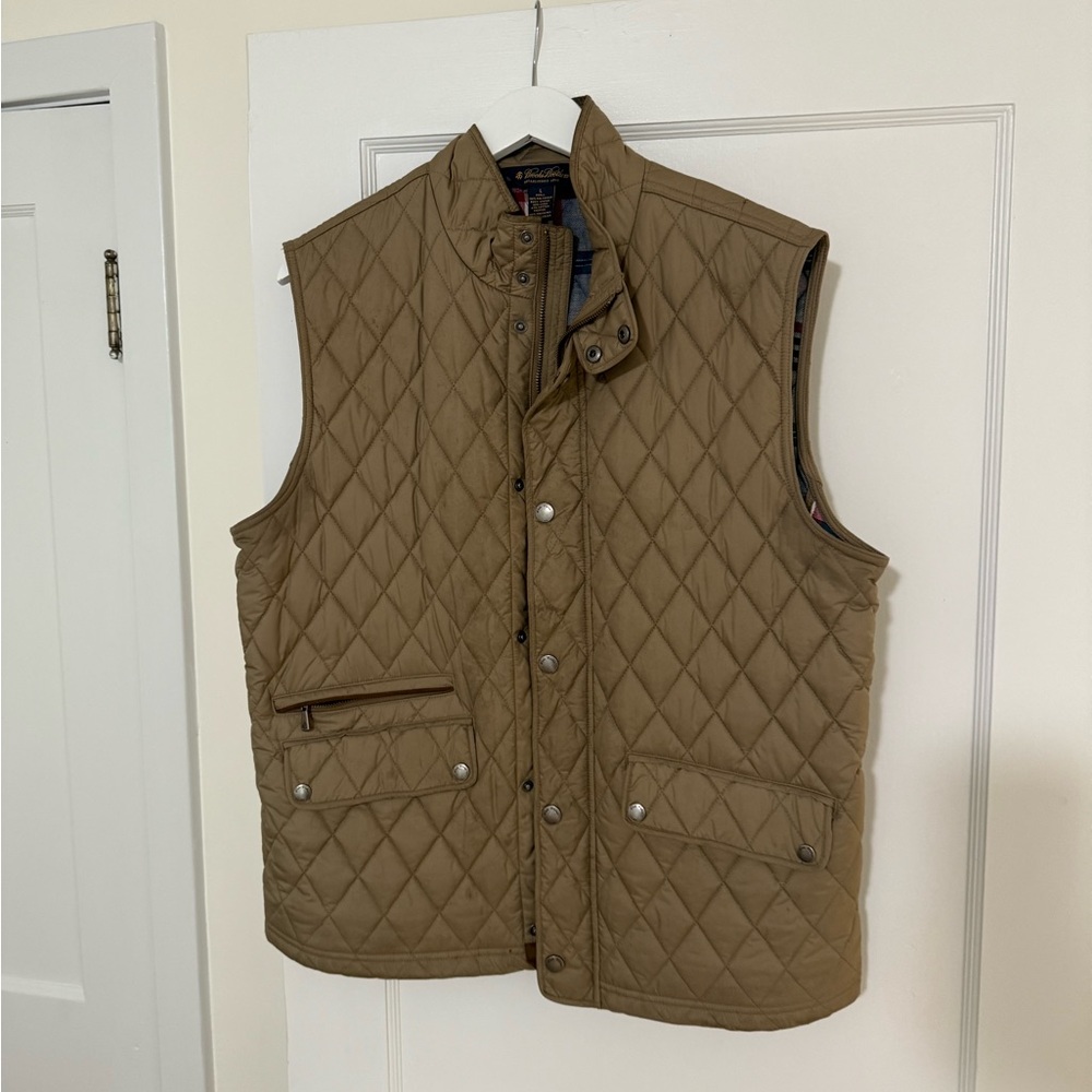 BROOKS BROTHERS Quilted Men's Vest in Brown - Classic Lightweight Layer